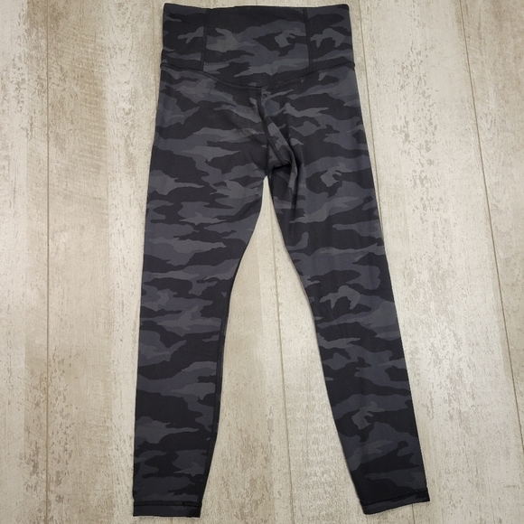 Athleta Women's Elation Camo 7/8 Tight Size Small - Picture 9 of 11
